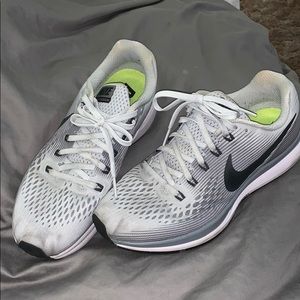Nike zoom women’s 8.5